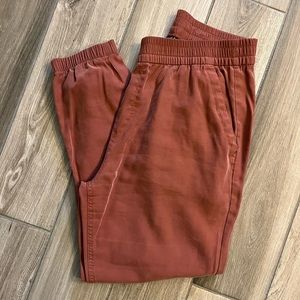 Old Navy pull on pants- burnt orange, size large